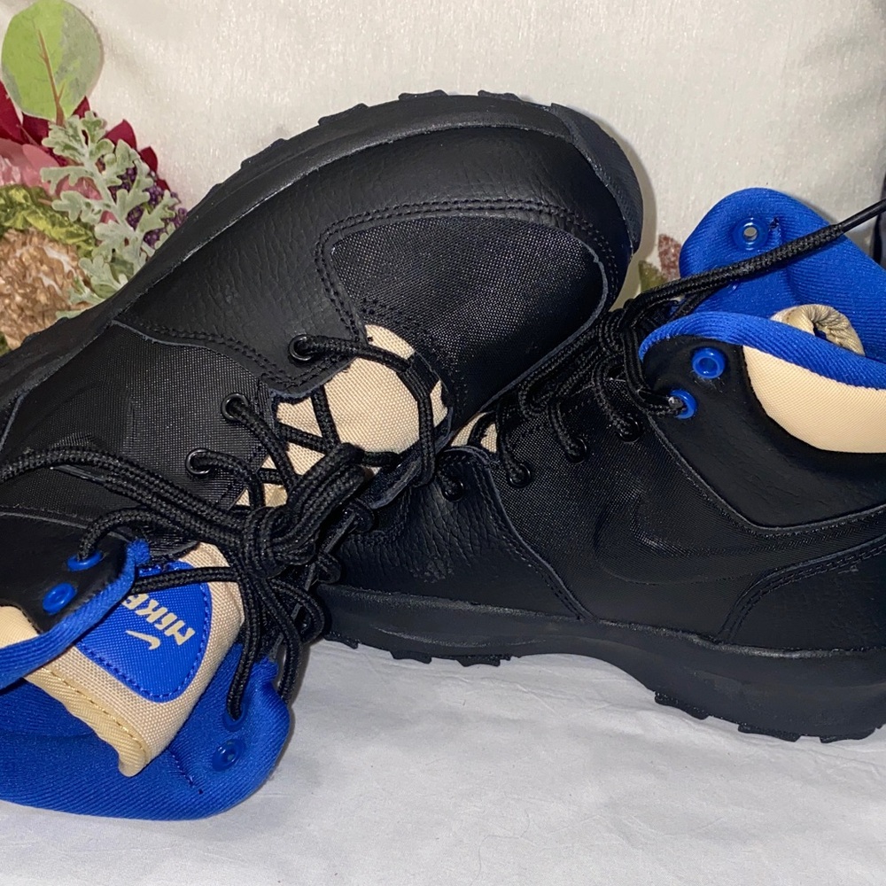 NWOT Nike Kids Sneakers Black and Tan with Blue Accents never worn